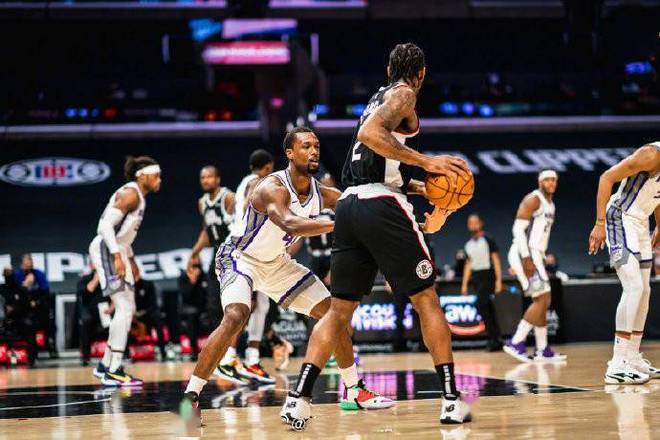 浙江队鏖战四川队,福克斯状态火热 浙江队鏖战四川队,福克斯状态火热