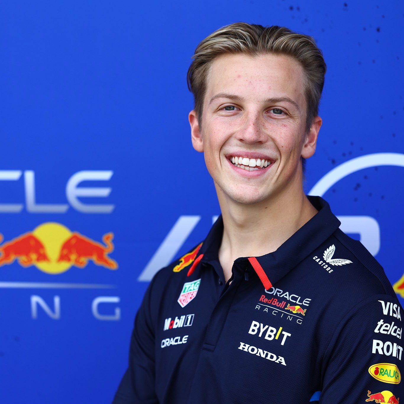 开云体育入口-红牛二队逆转迈凯伦，佩雷兹统治全场