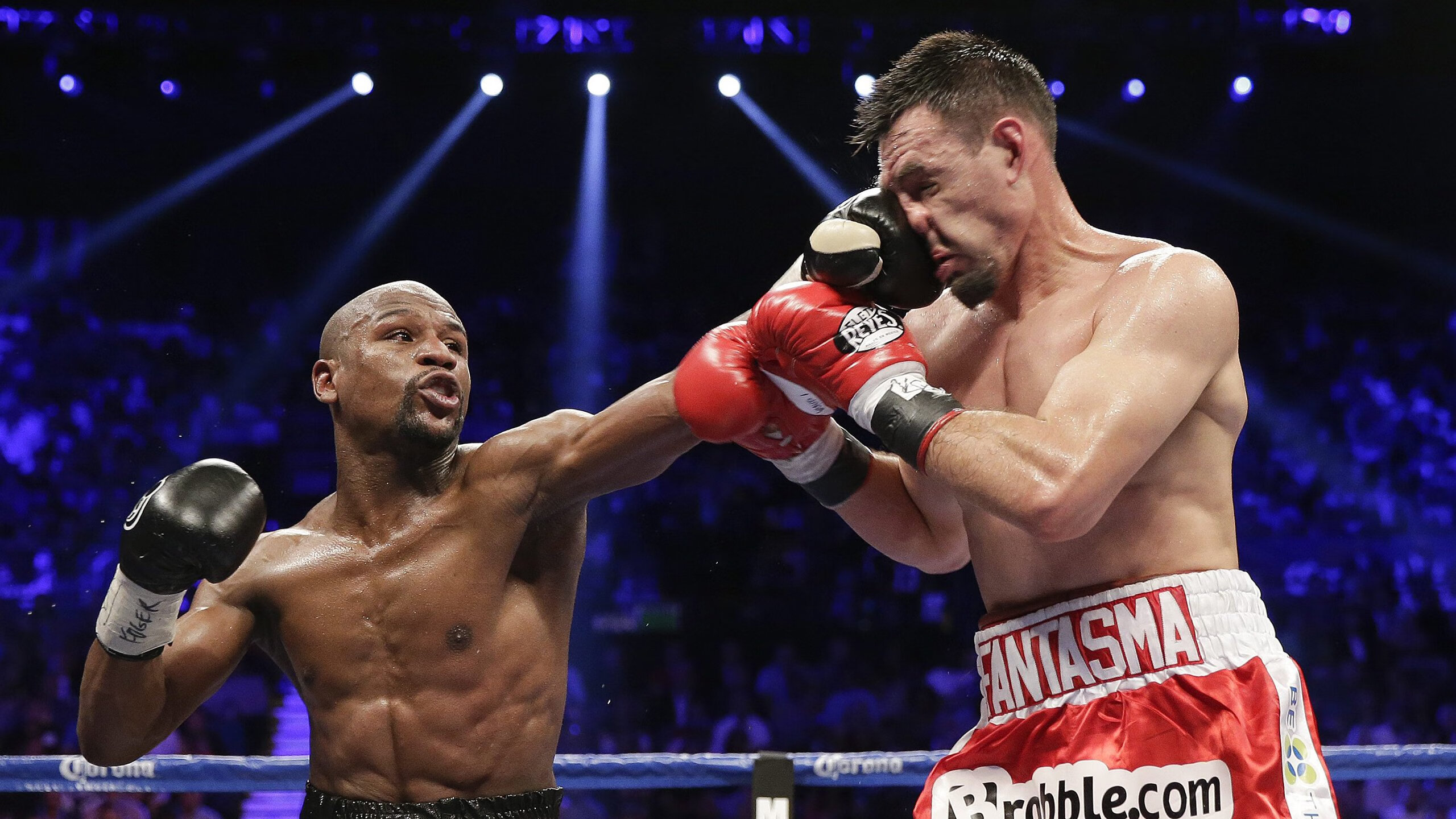 引擎咆哮，弯道王座，劳塔罗在绝境中锻造传奇